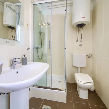 Meri ニヴィーチェ