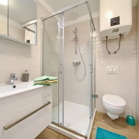 Meri アパート ニヴィーチェ