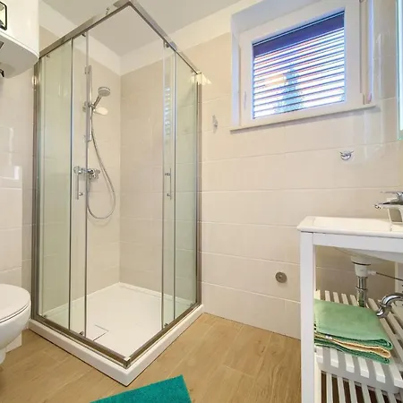 Meri ニヴィーチェ